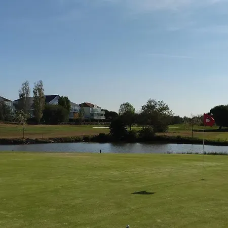 3 Pieces Avec Grande Terrasse Sur Le Golf De Port Bourgenay *